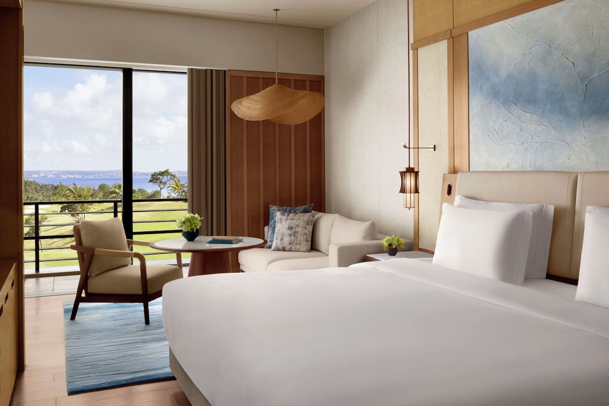 Deluxe Room, 1 King Bed, Non Smoking, Balcony | 1 bedroom, premium bedding, minibar, in-room safe