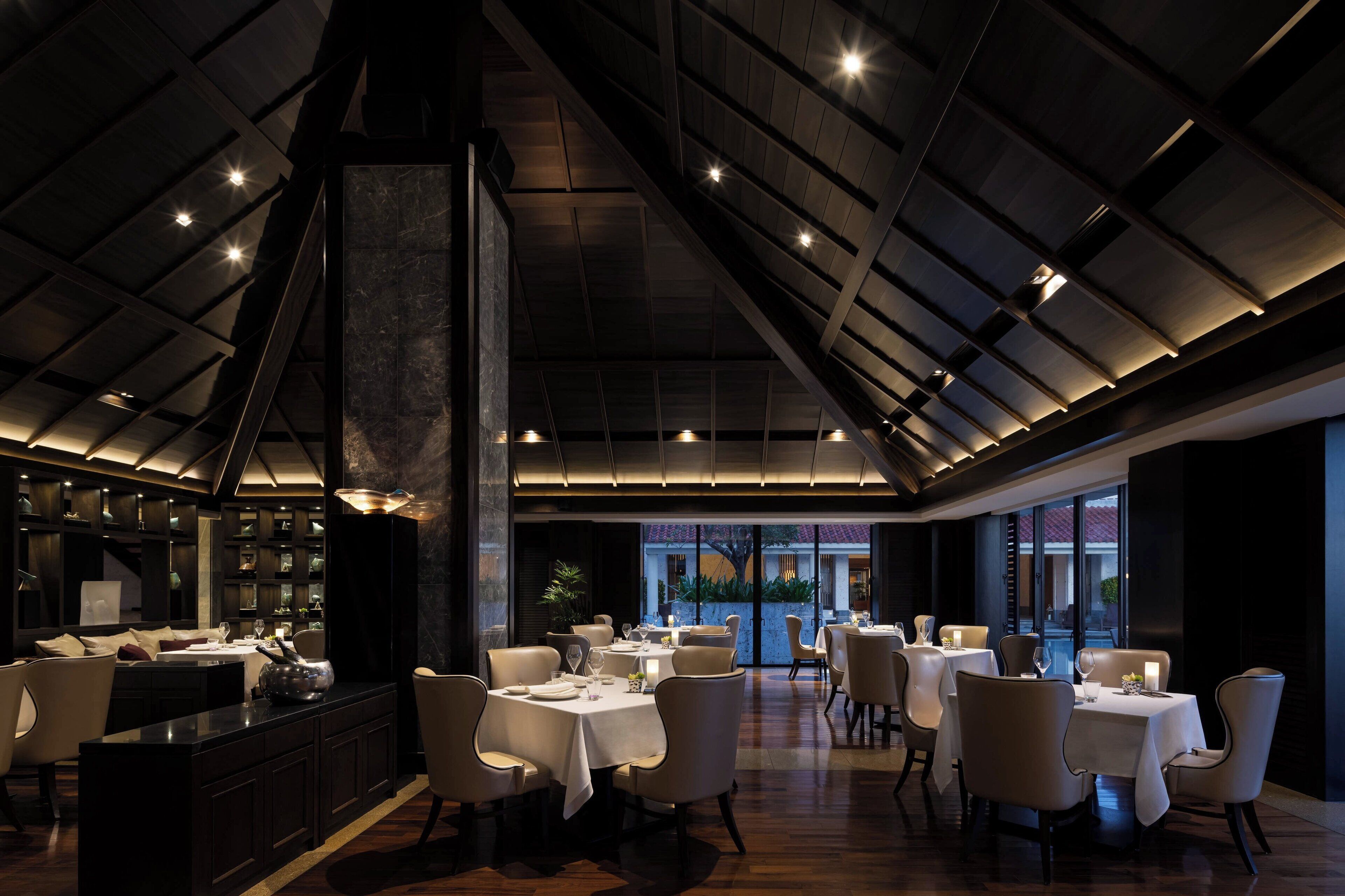 3 restaurants, breakfast, lunch, dinner served; italian cuisine