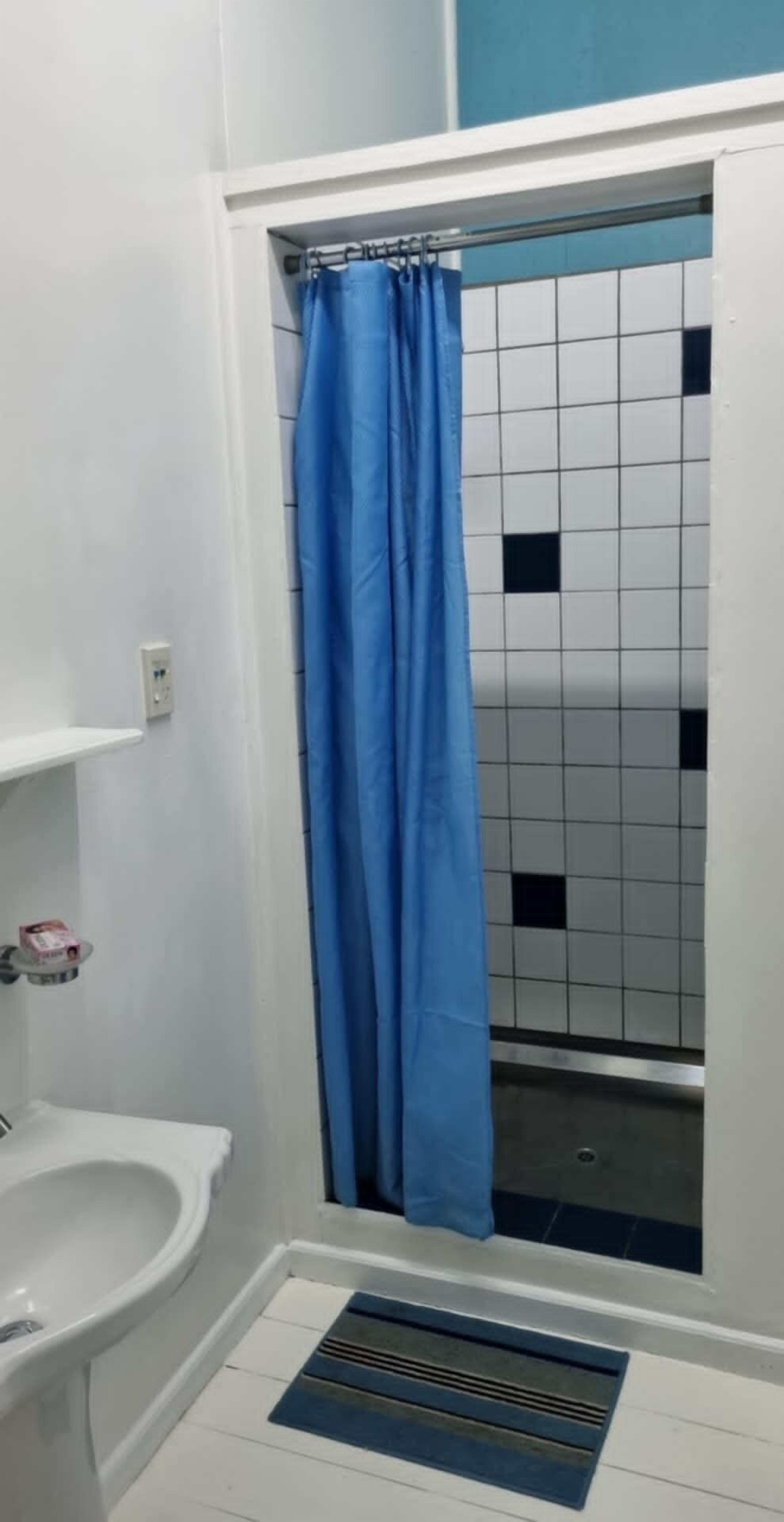 standard room with shared facilities | bathroom | shower, towels
