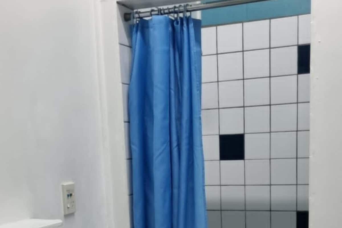 standard room with shared facilities | bathroom | shower, towels