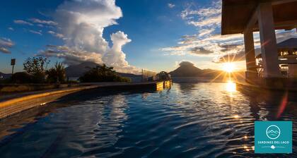 Hotel y Centro de Convenciones Jardines del Lago