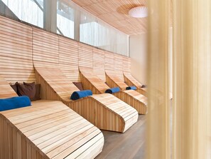 Salas de tratamientos para parejas, sauna, bañera de hidromasaje 