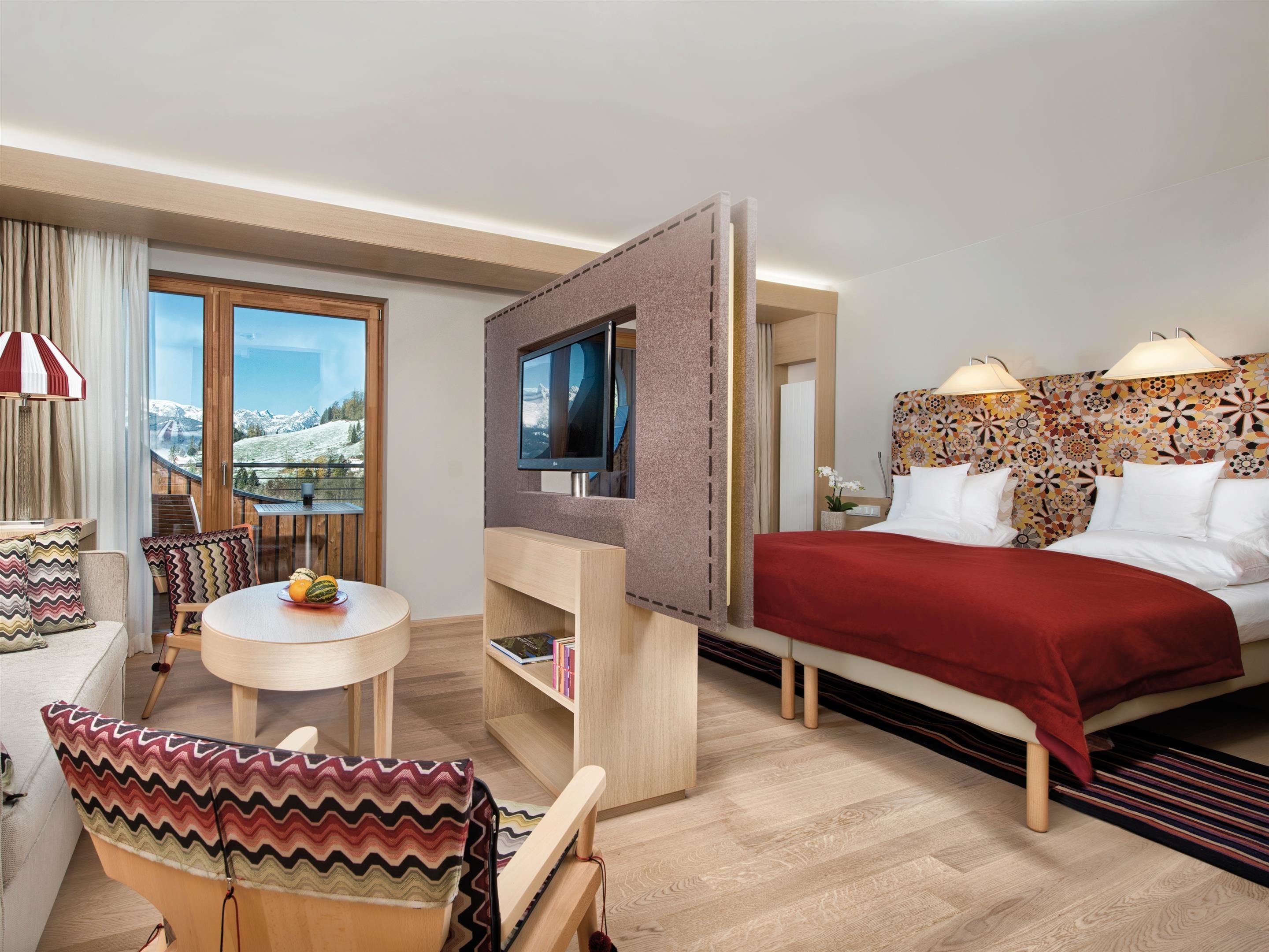 junior suite, balcony | 1 bedroom, hypo-allergenic bedding, down duvets, free minibar