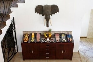 Sarapan bufet setiap hari dengan fi 