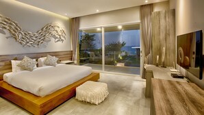 Three Bedroom Beachfront villa # 7 | 필로우탑 침대, 객실 내 금고, 책상, 노트북 작업 공간