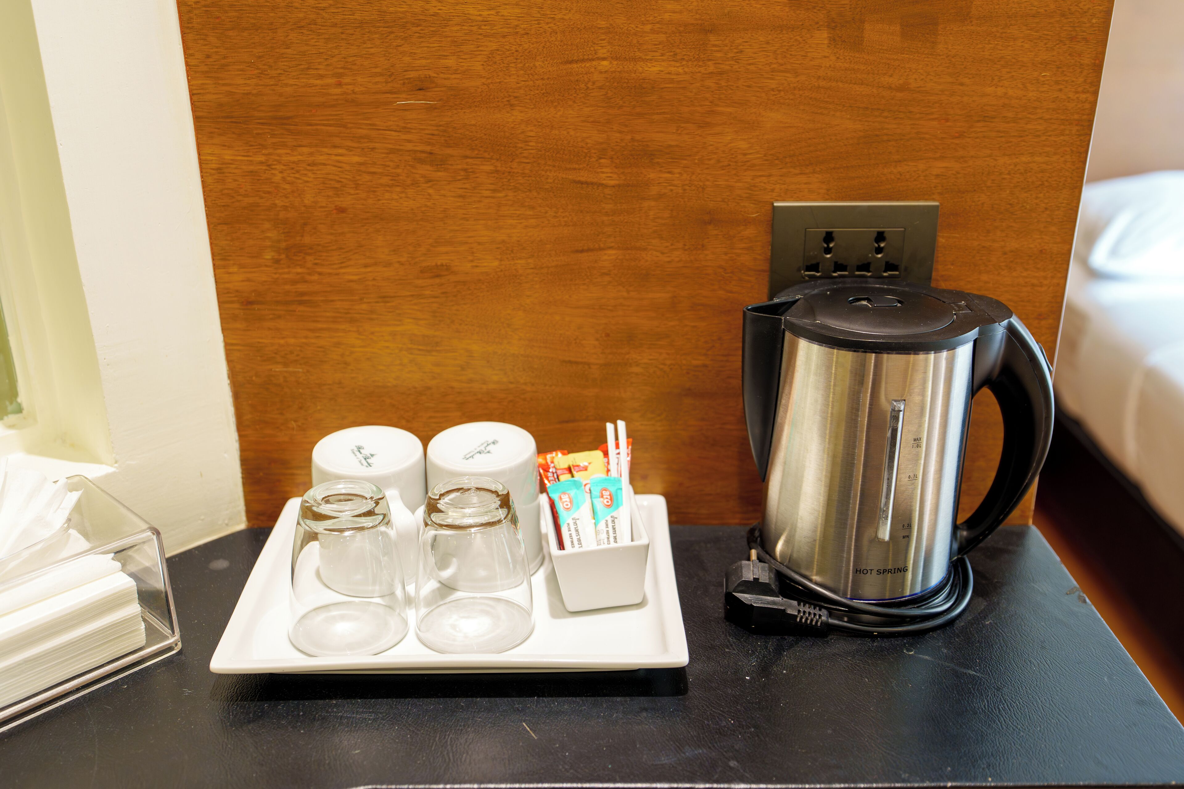 deluxe double room, 1 queen bed | 1 bedroom, in-room safe, desk, free wifi