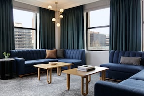 Suite, 1 habitación, en esquina | Sábanas italianas Frette, ropa de cama de alta calidad y edredón