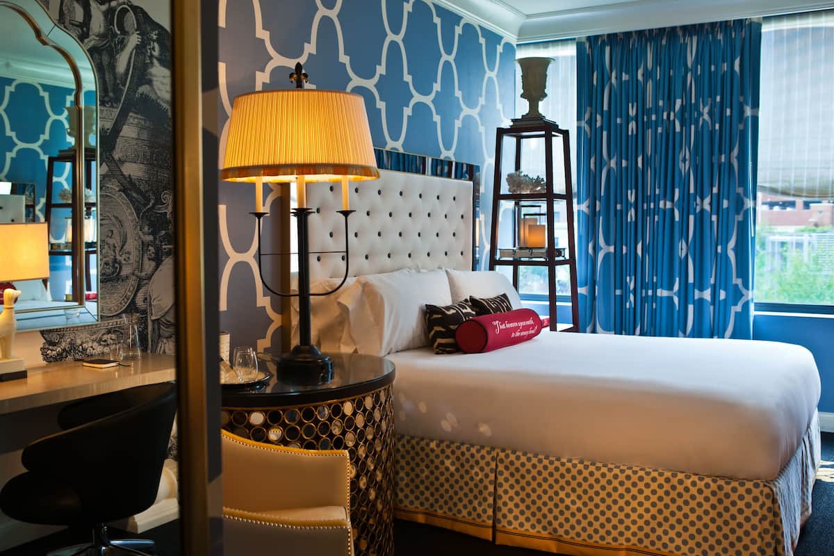 1 bedroom, frette italian sheets, premium bedding, down duvets