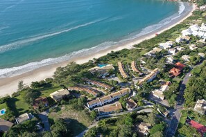 On the beach, white sand, 4 beach bars - Antares Club Hotel Lagoinha (Florianópolis)