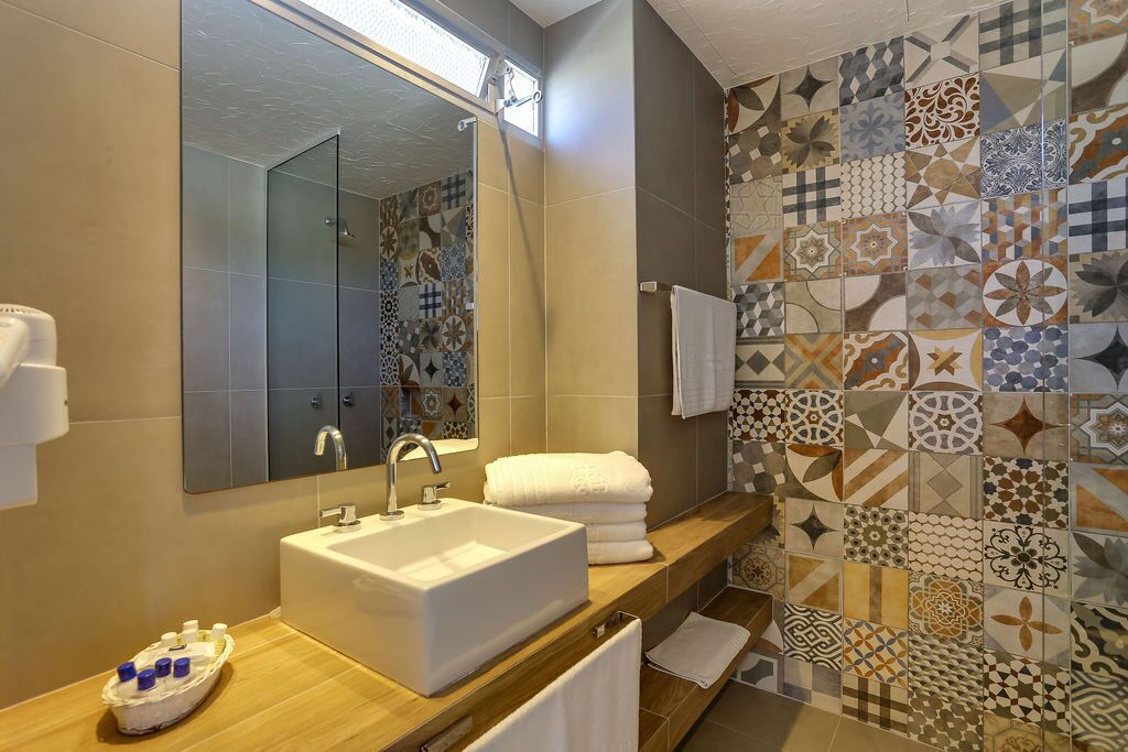 family bungalow | bathroom | shower, hair dryer, towels