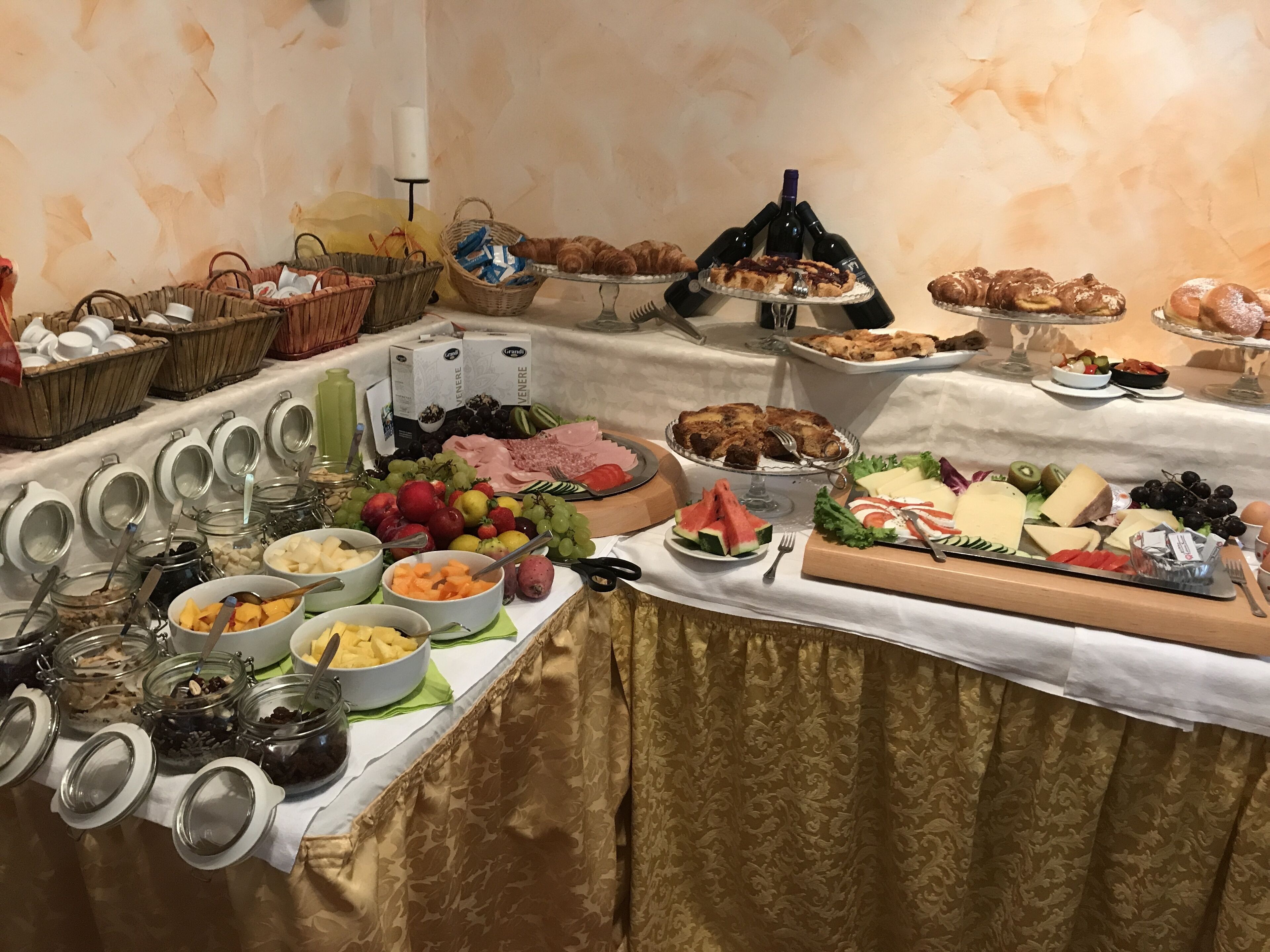 Daily buffet breakfast (EUR 10 per person)
