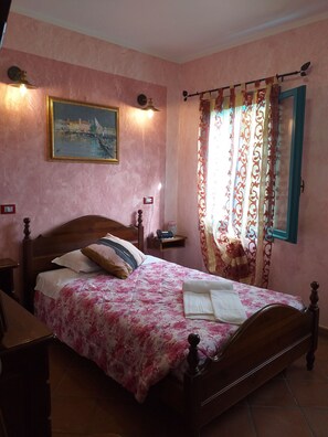 Classic Single Room, Garden View