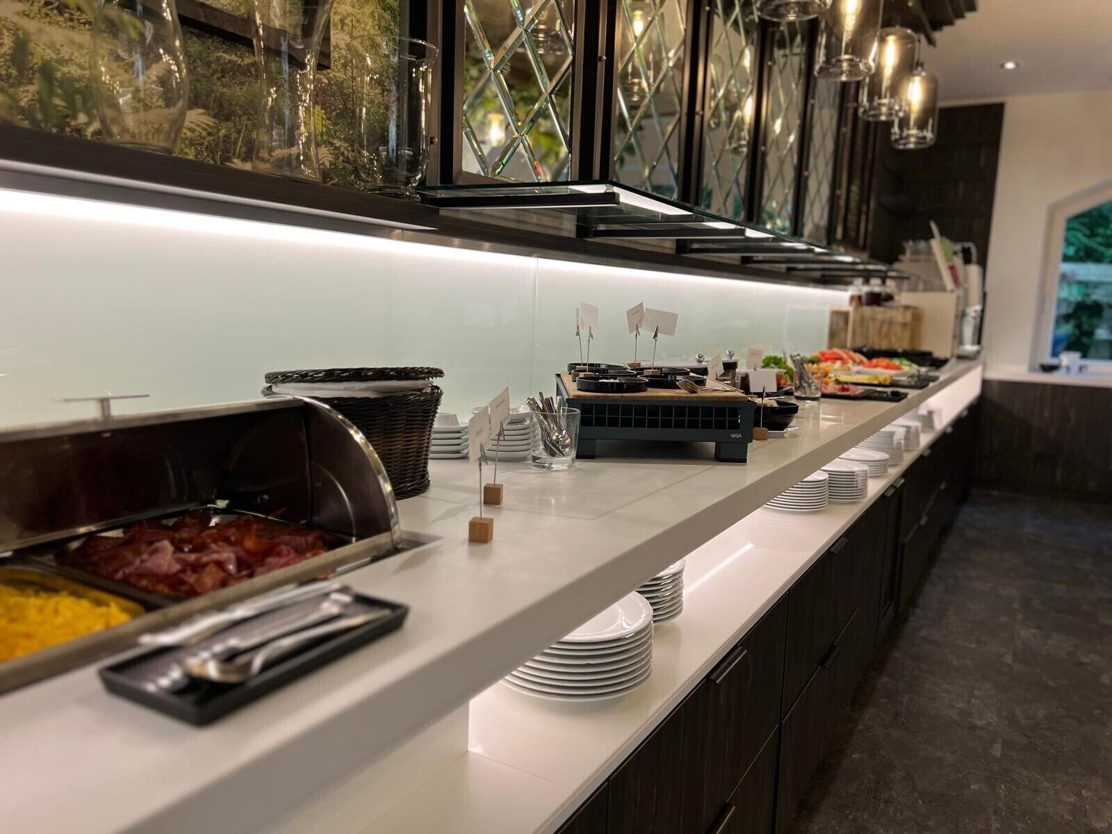 daily buffet breakfast (eur 15 per person)