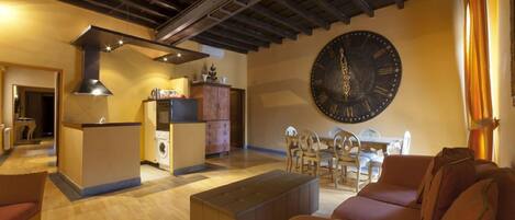 Penthouse (Via dei Serpenti) | Living room | TV