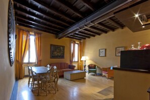 Penthouse (Via dei Serpenti) | In-room dining