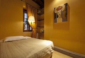 Penthouse (Via dei Serpenti) | Free WiFi