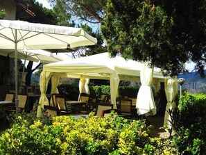 บริการอาหารเช้า อาหารกลางวัน อาหารเย็น, อาหารอิตาเลียน, วิวสวน 