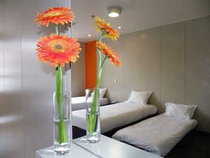 Twin Room (with extra bed) | In-room safe, blackout drapes, soundproofing, cribs (surcharge) - Istay Hotel Porto Centro (Porto)
