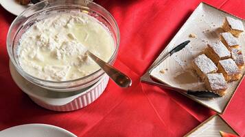 Tägliches Frühstücksbuffet gegen Gebühr