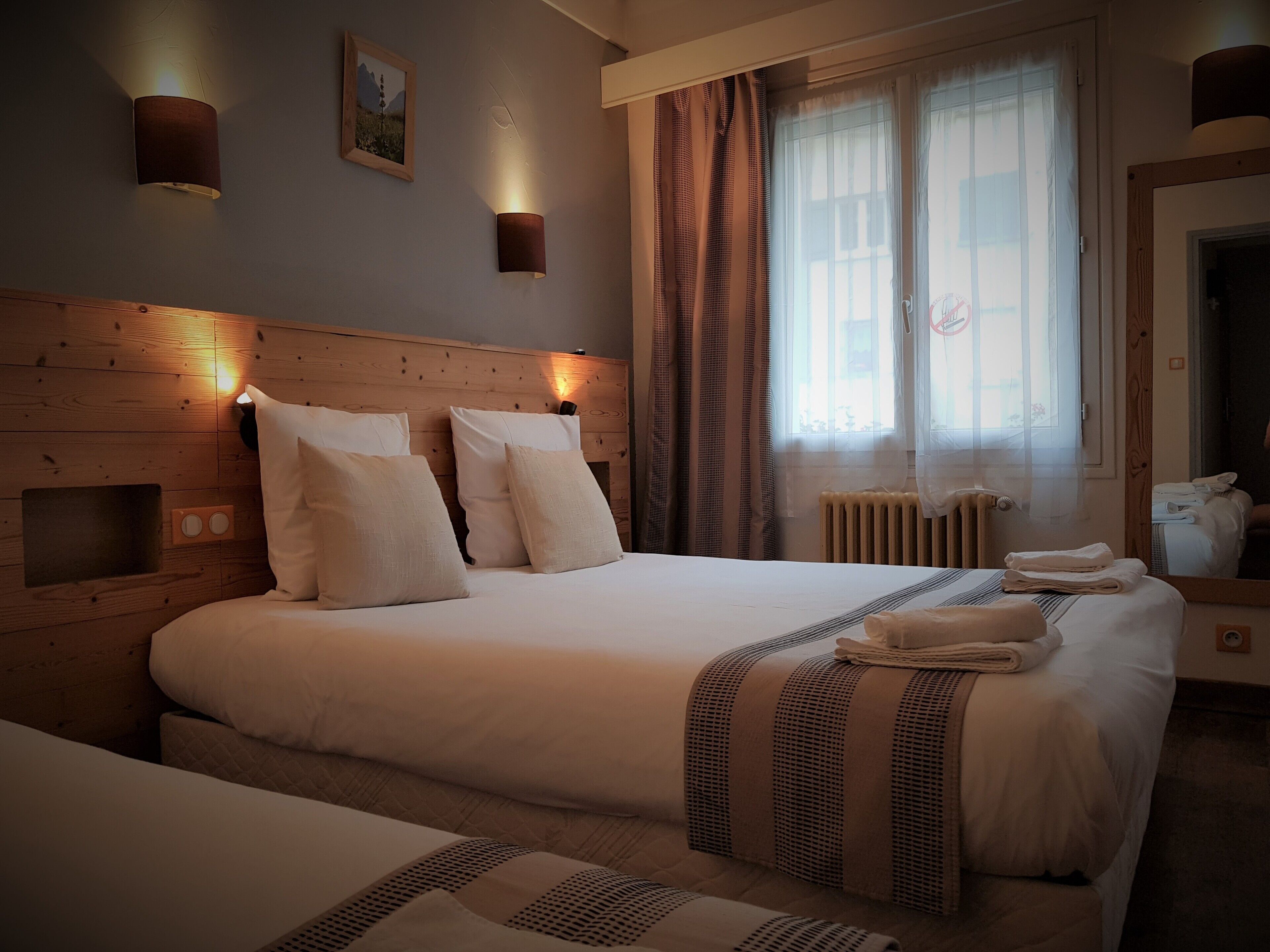 standard triple room | 1 bedroom, select comfort beds, individually furnished