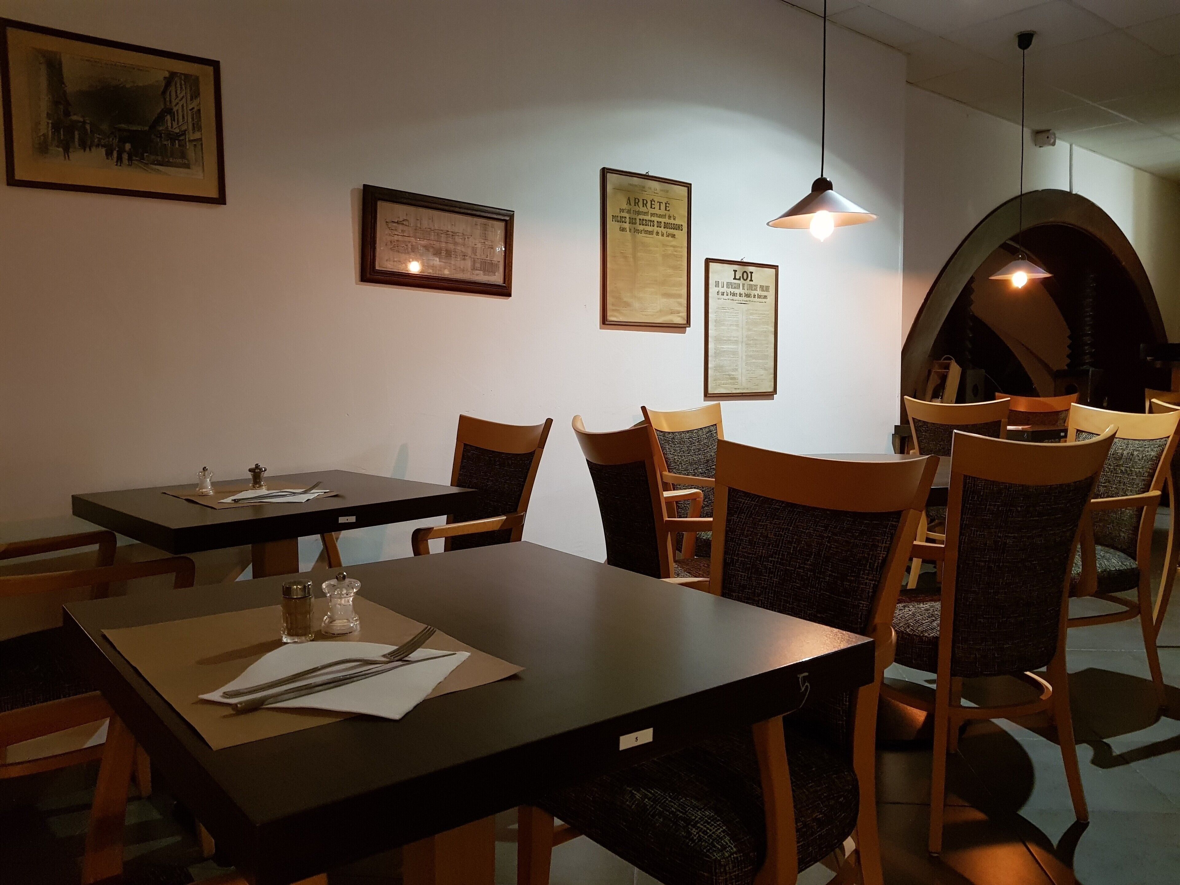 每日供应自助式早餐（每人 EUR 8.50）