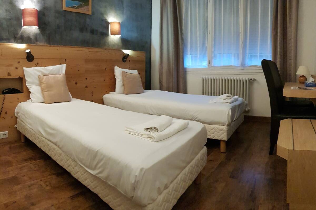 standard double room | 1 bedroom, select comfort beds, individually furnished