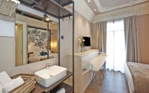 Phòng đôi (with extra bed) | Nệm Select Comfort, két bảo mật tại phòng, phòng cách âm 