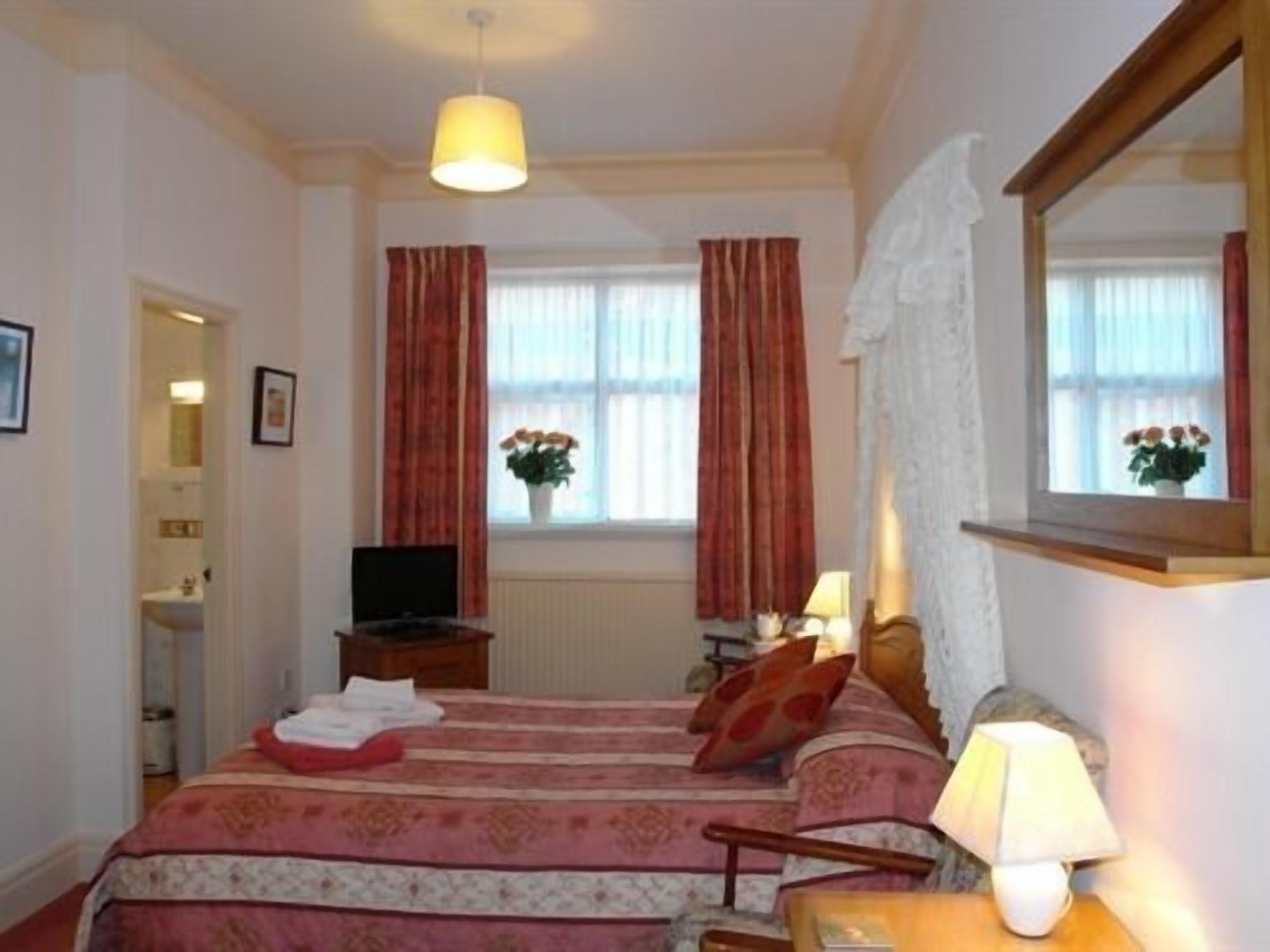 Photo - Midway Guest House