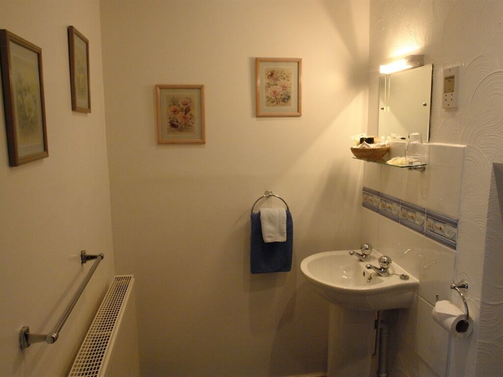 Photo - Midway Guest House