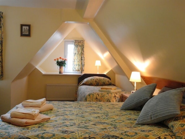 Suite, eget bad (2 Ad& 1Ch 6 years above)