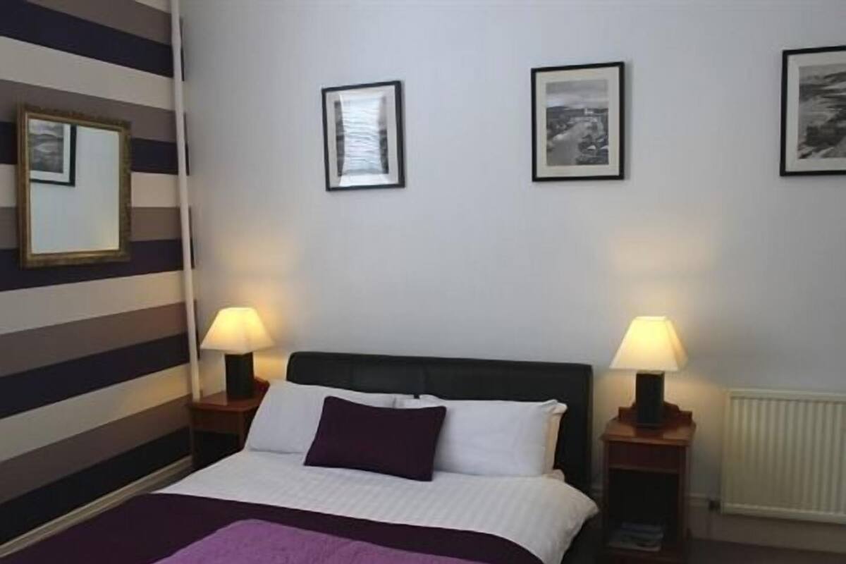 Habitación doble, baño privado, planta baja