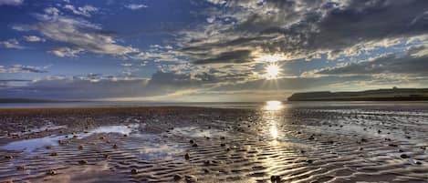 Una spiaggia nelle vicinanze