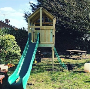 Área de juegos infantiles al aire libre