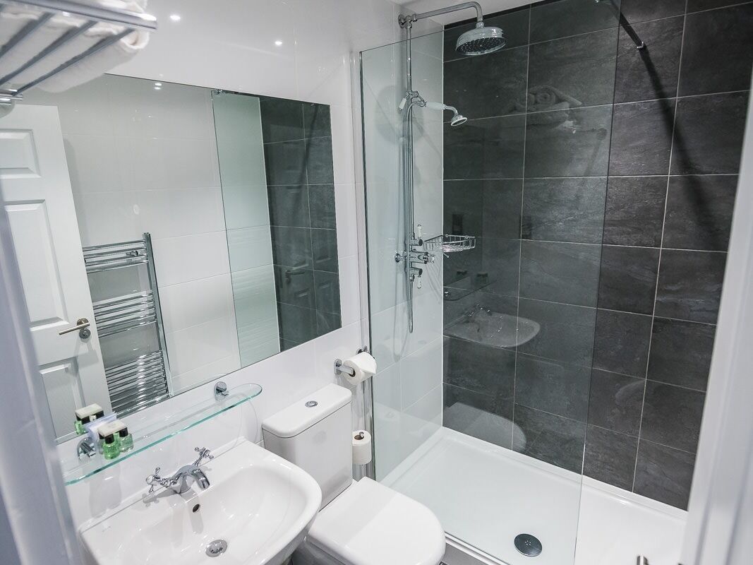 standard double room, ensuite | wifi