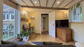 Deluxe Süit, Banyolu/Duşlu, Avlu Manzaralı (Courtyard Mini Suite) | 1 yatak odası