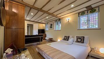 Deluxe Suite, Ensuite, Courtyard View (Courtyard Mini Suite)