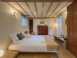 Deluxe Suite, Ensuite, Courtyard View (Courtyard Mini Suite)