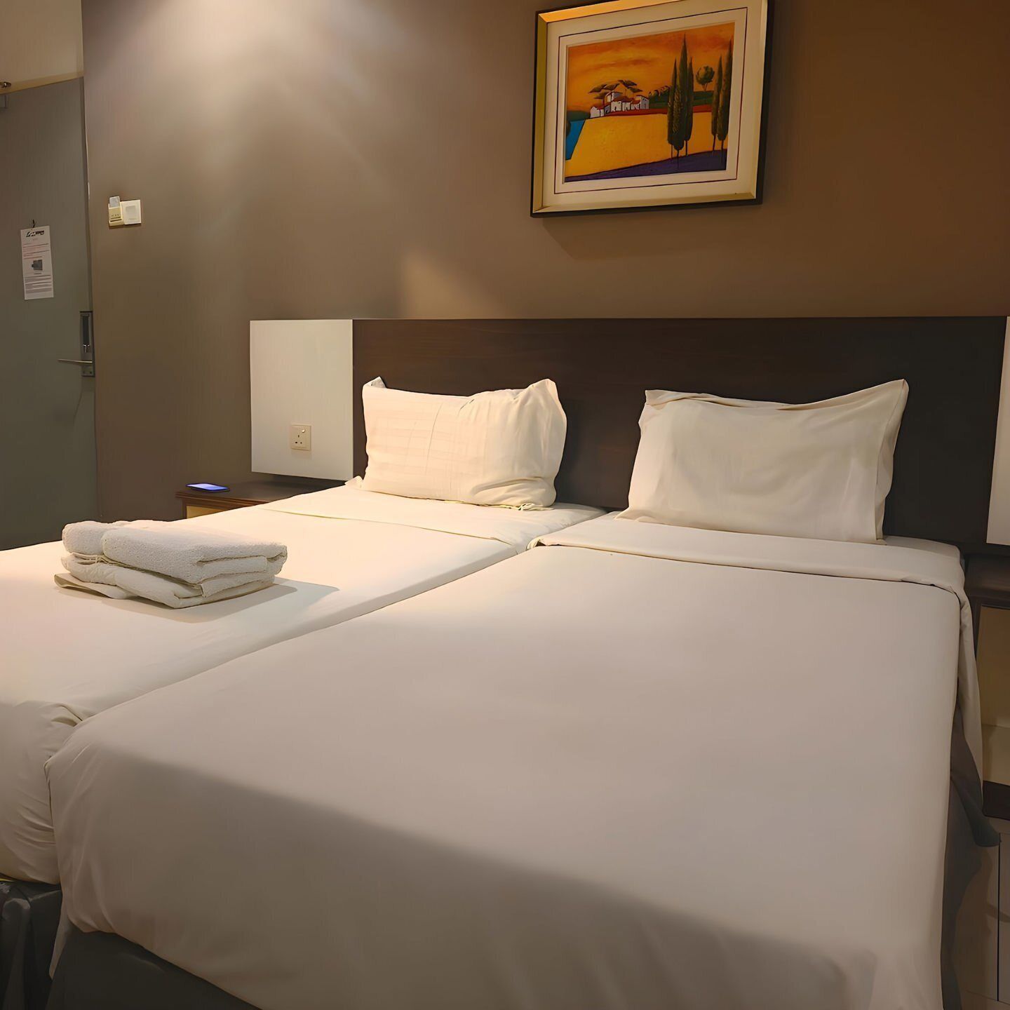 In-room safe, iron/ironing board, bed sheets