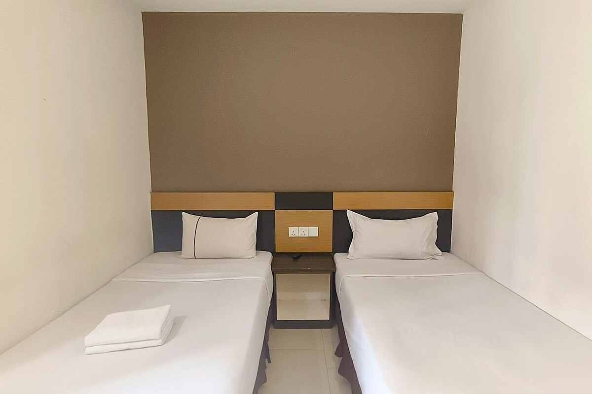 In-room safe, iron/ironing board (on request), bed sheets