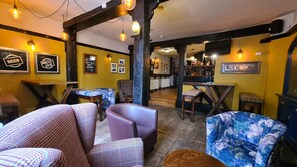 Bar (on property) - The Bull Hotel (Ludlow)