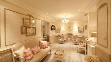 Sauna, steam room, body treatments, body wraps, body scrubs, facials