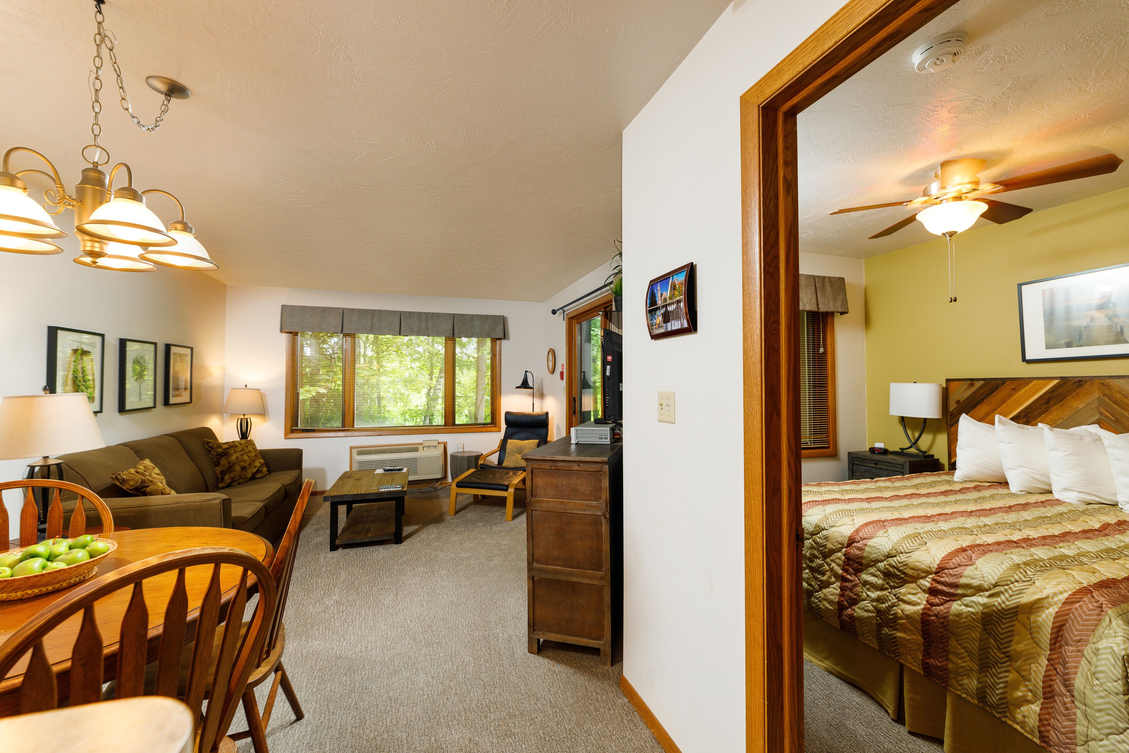 Suite Standard, 1 grand lit, non-fumeur | 1 chambre, fer et planche à repasser, lit de bébé (supplément)