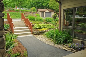Property entrance - The Inn at Little Sister Hill (Sister Bay)