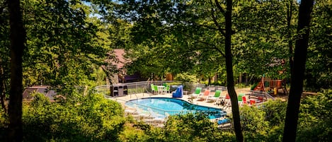 Outdoor pool, pool loungers