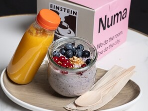 Daily to-go breakfast (EUR 10 per person)