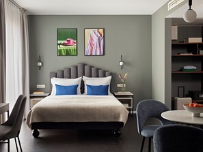 Premium bedding, in-room safe, individually decorated