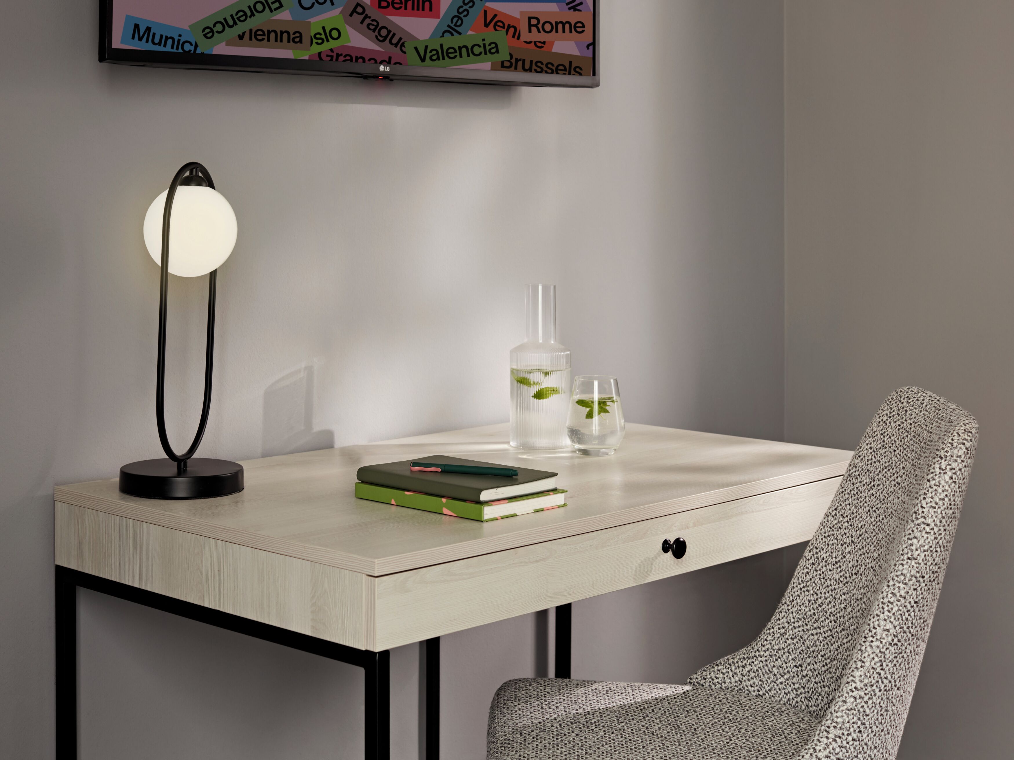 Premium bedding, in-room safe, individually decorated