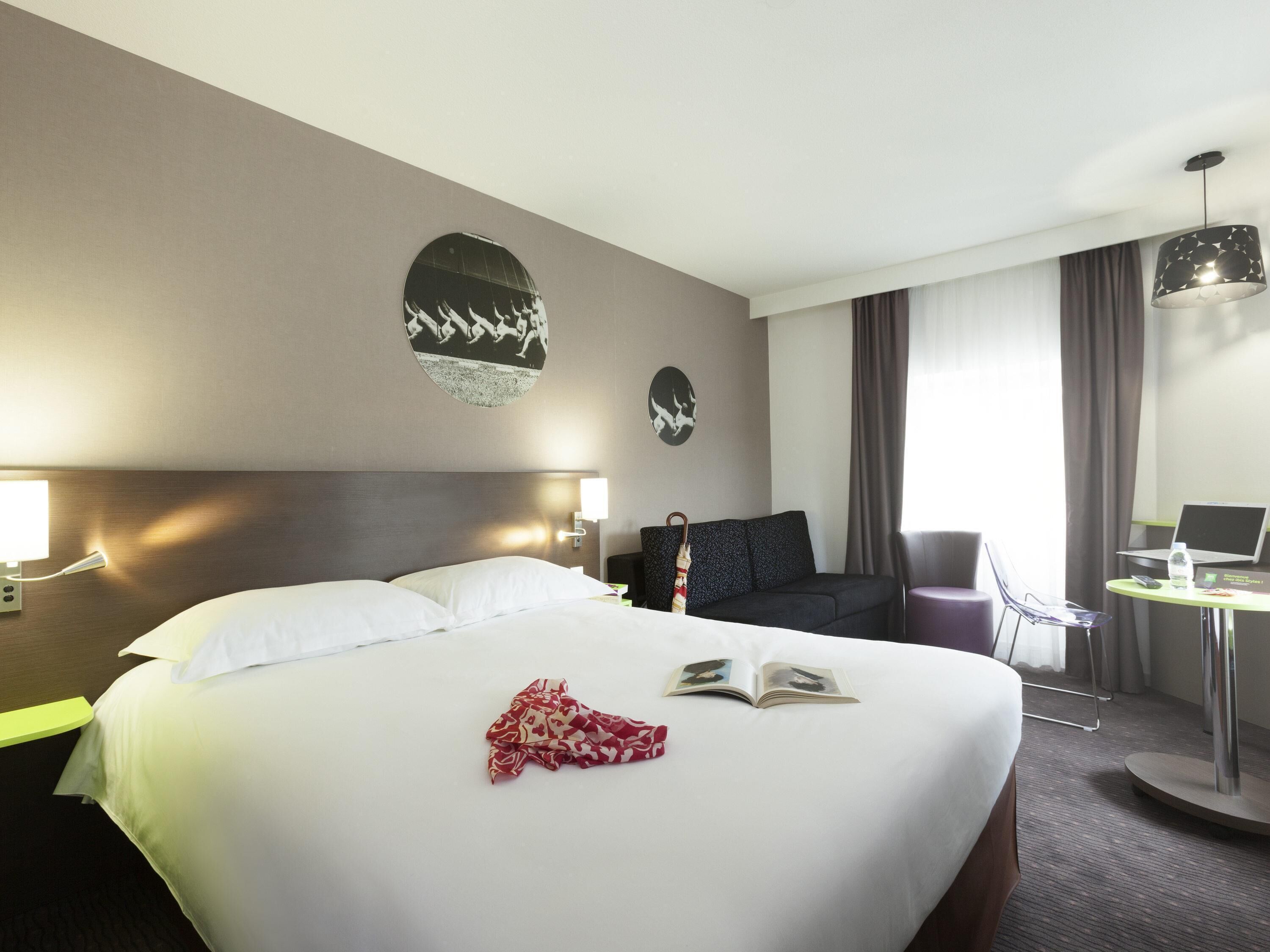 Double Room, 1 Double Bed with Sofa bed (Privilege) | In-room safe, desk, blackout drapes, soundproofing