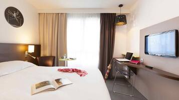 In-room safe, desk, blackout drapes, soundproofing