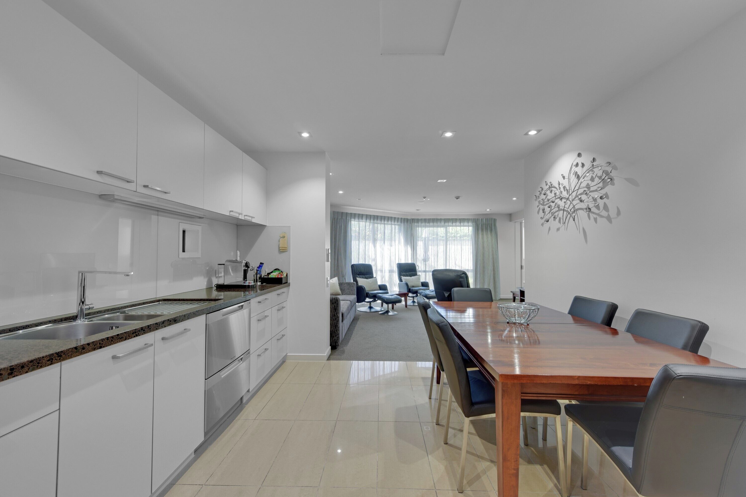 Phòng Suite Executive, 1 phòng ngủ | Bếp riêng | Tủ lạnh, lò vi sóng, dụng cụ pha cà phê/trà, ấm điện 